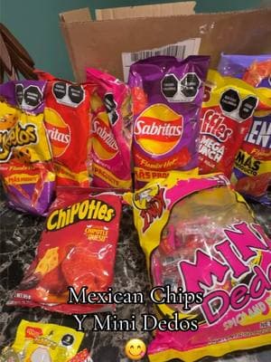 Mexican chips and candy 😋 #mexicanchips  #dulcesmexicanos #snack #mexicansnack #mexicanfood #sabritas #sabritasmexicanas #spicy #fy #fypage #TikTokShop #parati #antojitosmexicanos  #antojitosmexicanos 