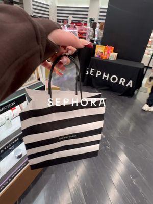 as soon as i smelt kayali yum boujee marshmallow i ran to sephora to buy it🍓☁️ it smells so good and actually LASTS😍 #sephora #sephorahaul #perfume #perfumetiktok #perfumetok #perfumecollection #kayali #kayaliperfume #kayaliyumboujeemarshmallow #burberryher #burberryherelixir #burberryherperfume #skincare #shopping #shoppinghaul #shoppingvlog #shopwithme #shopaholic #sephoramusthaves #drunkelephant #laneige #theinkeylist #SelfCare #selfcaretiktok #hygieneshopping #hygiene #hygieneproducts #showertok #girly #girlythings #girlytok #haul #haultok #laneigelipmask 