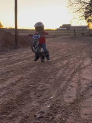 #stacyc #stacycbike #monsterenergysupercross #monsterenergy #startthemyoung #smx #mx #motokids #supercrossliveofficial 