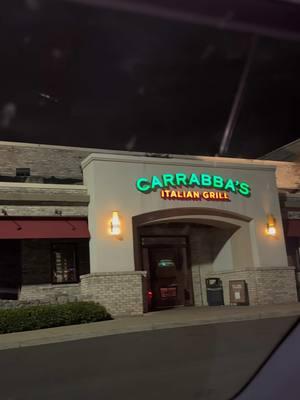 This is the third time I’ve been to Carrabba’s in my entire life. I did NOT know there were so many hits 😮‍💨 I can’t WAIT to get into that bread pudding #carrabbas #carrabbasitaliangrill 