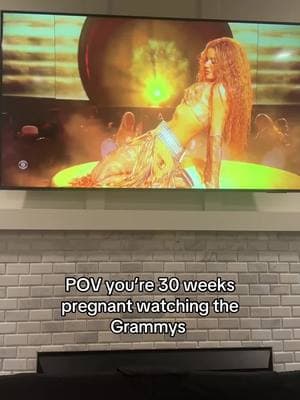 🤰🏼🤰🏼🤰🏼My hips definitely aren’t lying rn #grammys #pregnant #mom #funny #jokes #viral #shakira 