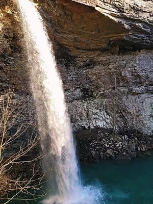 #waterfall #fyp  #chasingwaterfalls #waterfalls #niceday  #foryoupage  #waterfallhike #waterfallchasing #nature #naturelover  #eastennessee #waterfallsoftiktok 