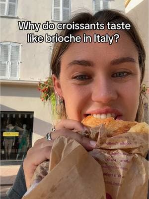 French croissants>> Italy cornetto #smarttripcodeparty #florencestudyabroad #studyabroadflorence #smarttripeurope #studyabroadflorenceitaly #florenceitalystudyabroad #smarttripcode #usavseurope #americaninitaly #usavsuk 