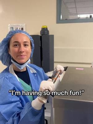 Every job is a 2 person job 🫡 #ornurse #ornurselife #cst #surgicaltechnologist #scrublife #nursestiktok #surgerytiktok #surgerytok #nursingschool #nursingschool #newgradnurse 