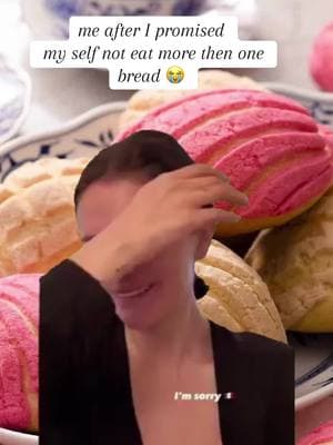 #MemeCut #MemeCut I can’t!!! 😭😭😭😂🤤#conchas #diet #mexicanbread #myproblem #viralvideo #viraltiktok #funnyvideo #humor #humortiktok #Meme #MemeCut 