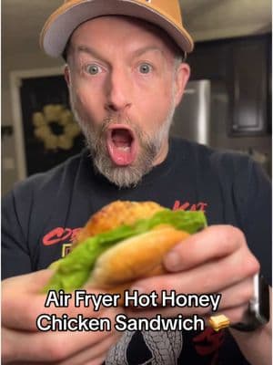 Air Fryer Hot Honey Chicken Sandwich 🥪  ✅ 352 Cal, 26p, 42c, 11f.  🍔 1 Hamburger Bun.  🍔 4oz Ground Chicken.  🍔 5g Italian Breadcrumbs.  🍔 1 Tbsp Honey w/ chili flakes.  🧂 salt, pepper, garlic & onion powder.  🍔 lettuce & pickles.  ✅ air fry patties on 350 for 16-18 minutes.  ✅ or in oven for 25 min or so until internal temp reaches 165.  #airfryerrecipes #hothoney #chickenpatties #chickensandwich #airfryerchicken #whatsfordinner #whatsforlunch 