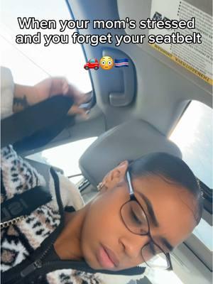 Now I’m the one who’s stressed 😳😂. Don’t forget to put your seatbelt on BEFORE you start driving 😅  . . #Capeverdean #jessandrade #kriola #comedy #caboverde #capeverdeancomedy #capeverdeanactor #forca #palops #funnycapeverdean #kriolu 