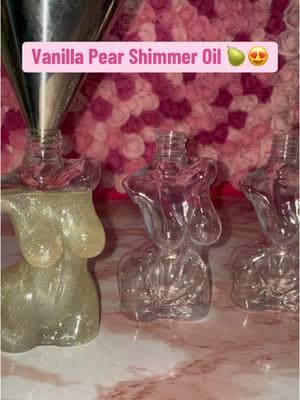 I still haven’t came up with a name 😅#vanilla #shimmeroil #bodyshimmer #bodyshimmeroil #shimmerbodyoil #pear 