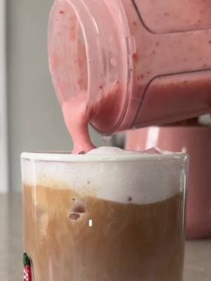 move over starbucks 👋🏼☕️🍓☁️ make this at home with a couple ingredients, a blender & 2 minutes! recipe in my bio under MY RECIPES! #coldfoam #homemadestarbucks #starbuckscopycat #copycatstarbucks #coffeetiktok #coffeetok 