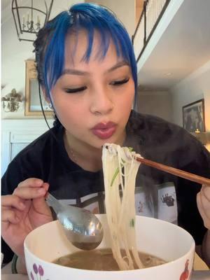 pho mukbang limited talking bc hungry asfff #pho #kelseylovespho #mukbang 