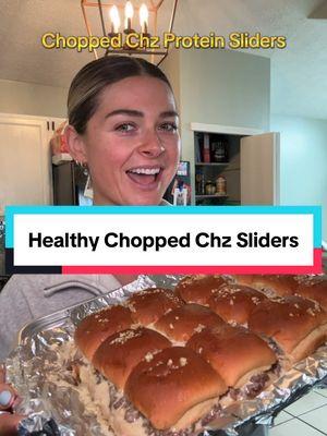 These are hands down the most filling meal I’ve ever made! I could barely eat 3! 26g protein & 230 cals in each slider 🤌🏼 #hawaiianroll #hawaiianrollsliders #healthysliders #highproteinmeals 