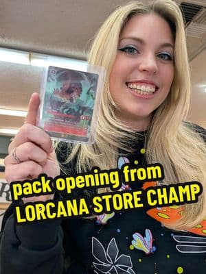 DID YOU NOTICE WHAT SWEATSHIRT IM WEARING?!?? 😲 YA GIRL ZBEXX GOT HER FIRST STORE CHAMPIONSHIP PROMO! Isn't it craZy how when you are super prepared, and confident with your deck and matchups how you just crumble and finish last, but when you net deck after not playing for 3 months you show up with 0 practice and make top 8? Im back baby!!! And I have a preview card for the next set to reveal to you on 2/14! This weekend I'm going to be at @starcitygames Portland for playing Lorcana and Magic to raise money for charity ❤️ #disneylorcana #packopening #lorcana #lorcanatcg #aliceinwonderland #tradingcards #tcg 