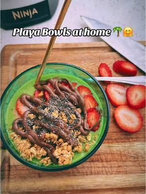 We have playa bowls at home 🤤🌴#playabowls #athome #playabowlrecipe #acaibowl #healthybowls @Playa Bowls 