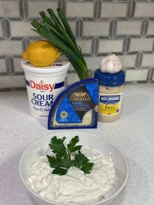 Easy Blue Cheese Dressing/Dip #gamedayrecipes #EasyRecipes #bluecheesedressing #SuperBowl #dippingsauce #bluecheese #delicious #cookingtiktok #howtotiktok #tutorial #superbowlsunday #gameday #gamedayfood #fypage #viralvideo #gamedayfoodideas 