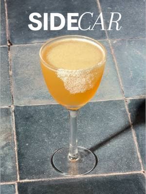 SIDECAR🍊🍋 a simple citrus cocktail #sidecar #sidecarcocktail #cocktailrecipes #cocktails #cocktails30sec #cognac #citrus #EasyRecipe #borderline #cocktailmarketplace #cocktail 