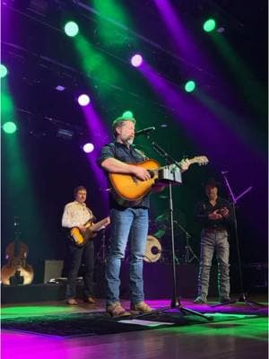 Always a good night at the @Ryman Auditorium 😎 #joshturner #theryman #dayinthelife #countrymusic #motherchurch #livemusic