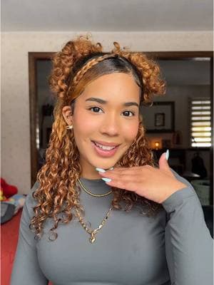 i loveee me a curly hairstyle🫶🏽 #curlyhair #curls #curlscheck #hairtutorial #curlyhairstyles #curlyhairtrend #trending #curlyhairtutorial #curlyhairinspo 