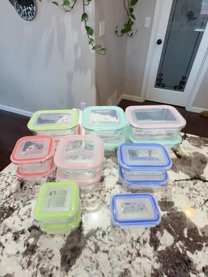 Look at this wonderful glass food storage container set ❤️❤️❤️ #refinedliving #glasscontainer #glassfoodcontainer #foodcontainer #bpafree #foodstorage #foodstoragecontainer #glassfoodstorage #mayaandjohn 