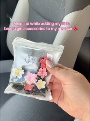 Peep the tiny holder just for my conch shell 🐚 🌺🥹 #caraccessories #cartok #stockmycar #rav4 #aesthetic #beachgirlaesthetic #hibiscus #carfreshener #viral #momcar #toyotarav4 #amazonfinds #carmods #viralvideo #foryou #trending 