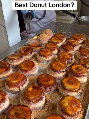 Trying the viral Crème brûlée donut from Borough Market 📍Breadahead Bakery, London #london #londonfood #donut #donuts #dessert #cremebrulee #boroughmarket 