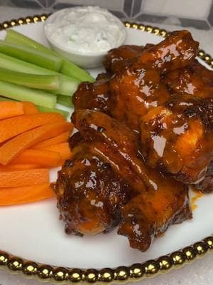 Honey Buffalo Wings #honeybuffalowings #chickenwings #wingsrecipes #EasyRecipes #SuperBowl  #delicious #cookingtiktok #howtotiktok #tutorial #series #bluecheesedressing #superbowlsunday #gameday #gamedayfood #fypage #haitianfood #haitiantiktok #viralvideo #gamedayfoodideas 