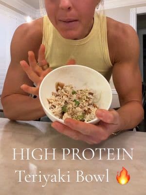 Ready in 60 seconds or less. Ungodly amounts of EASY protein. DELICIOUS. I dare say life-changing. Might wanna add this to your recipe book. #hi#highproteinmealsi#highproteinr#proteinmealse#healthymealsi#fitnessfoodi#fitnessfoodi#sixpackh#shredded