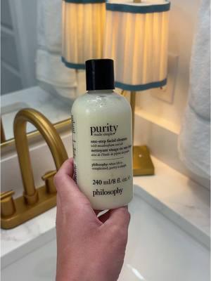 GURWM using @philosophy purity cleanser! Great on sensitive skin and feels so hydrating!! 🤍🤍 #lovephilosophy #gentlecleanser #skinbarrier #gifted 