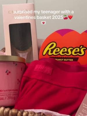 Valentines socks on the way! I love love, surprising her! ##valentines##ValentinesDay##valentine##momanddaughter##giftbasket##valentinesdaygift##valentinesdiy##valentinesgiftideas##giftbasketforher##giftsforteens@@Emi Jay@@SKIMS@@Summer Fridays@@Reeses