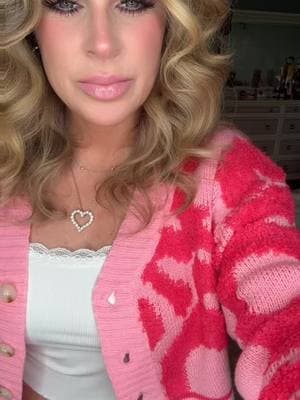 #sweater #pinkstuff #pinksweater #barbiegirl #cardigan #casual #fashion #pinkcolor #pretty #sweaterweather #jeans #fit #fyp 