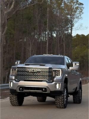 #fyp #gmc #37s #22s #radarrenegadex #l5p #2500 #xycba #diesel #foryoupage #gmcdieselz #denali #viral 