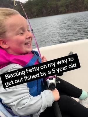 #fishing #Outdoors #kids #kidsfishing #bassfishing #bassin #fishtok #funny #fishtok #fetty 