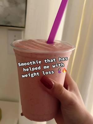 Drinking smoothies when trying to lose weight is a HUGE game-changer!🤌🏼✨ Follow me for more healthy smoothie recipes🥤🍓 #smoothie #weightloss #weightlosssmoothie #healthyrecipes #healthylifestyle 