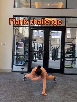 Try out this #plankchallenge and lmk how your stomach feels 🔥🔥 #fitness #houstontrainer #houston #athomeworkout 