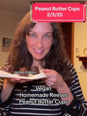 Vegan peanut Butter CupⓋ 🥜so good it shouldn’t even be L.E.G.A.L🛑 #reneestakey #vegancookies #peanutbuttercups #peanutbutter #chocolate #chocolaterecipe #healthytreats #healthysnacks #vegan #veganrecipes #veganfood #vegantiktok #veganrecipe #veganism #veganfortheanimals #veganaf #healthyrecipes #healthy 