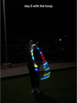 day 5! it’s so fun when it’s dark out and I get to turn the led lights on! 🤩 looked up a few tutorials for todays flow & still just trying to understand how the hoop moves!  #thehoopshop #flowmie #flowtoys #flowfairy #arizonaflowmies #arizonaravers #plurr #flowstate #dailyflow #hulahoop #hooper #edm #flowartsdancer  #hoopflow #ravegirl #ravescene  #flowcommunity #hoopdance #hulahooping 