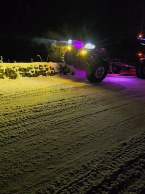 Quick evening ❄️ cruise #pnwsnow #kingsuspension #foxshocks #3link #tacoma #turbotacosoftiktok #dirtylife #mickeythompsontires #1tons #42s #sas #super60 #frontrangeoffroad #yukongearandaxle  #lightbarsbeforelockers #builtnotbought #pnwsnow #fyp 