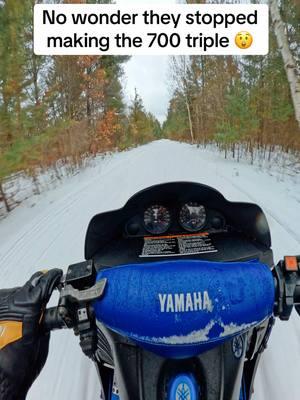 Performed on a closed course by professionals. Do not attempt at home. 1999 Yamaha SRX700 #yamaha #srx700 #snowmobile #700triple #hauckgrowlers #greasytriple 