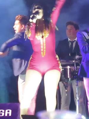 Lo que hubiera sido si nuestra reina del sur se hubiera metido al azul 😅 #katyjara #katyjaraoficial #katyjaraenvivo #katyjarabailando #katyjaraenconcierto #pastorakaty #hermanakaty #piernaslindas #cumbiasureña #piernona #piernasperfectas #domingosdefiesta 