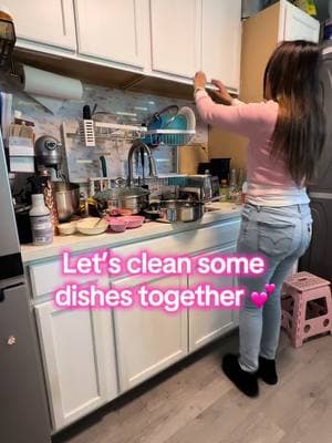 Ya saven, otro dia mas trastes 😭😂 Happy Tuesday everyone 💕#wifelife #lavidademama #momtalk #tired #senoralife #CleanTok #dishes #cleanwithme #dailydishes #dailychores #fyp #ilikebacon 