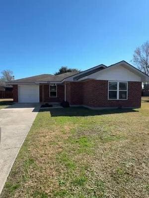 ✨ FOR LEASE IN LULING! ✨ 🏡 1115 GASSEN Street, Luling, LA 70070 💰 $1,850/month 🛏 3 Beds | 🛁 1 Bath | 📏 1,150 Sq Ft This RENOVATED & UPDATED home is MOVE-IN READY with: ✅ New Roof & AC ✅ Custom Cabinets w/ Granite Countertops ✅ Stainless Steel Appliances (ALL included!) ✅ No Carpet + Walk-In Closets ✅ Pantry, Patio, & Single Attached Garage It’s cute, cozy, and waiting for YOU! Schedule a tour today! ➡️ Follow for more real estate updates! ⬅️ . . 👩‍💼 Trinity J. Keller, REALTOR® | 504.606.0818 👩‍💼 Caitlyn Reisgen, REALTOR® | 504.577.0001 📍 NOLA Living Realty | 🌐 nolalivingrealty.com 📢 Licensed in Louisiana   🔑 #ForLease #LulingLA #RentalHome #NOLALivingRealty 