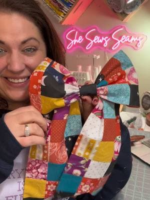 I’m in my patchwork era right now.  And thanks to @Ruby Star Society I was able to combine that with my BOW era.. I love it when a plan comes together! Check out their “Pivot Patchwork Bow” tutorial to make one of your own!! #patchwork #bowseason #sewingdiy #scrapbuster #sewingforbeginners #learntoquilt 