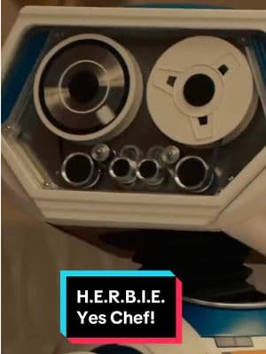 H.E.R.B.I.E. - Yes Chef! #thefantasticfour #fanasticfour #thebear #cooking #marvel #mcu 