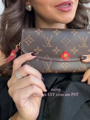 Live de San Valentín parte 1 🌹❤️. Tendremos billeteras y accesorios! Nos vemos por aquí a las 2 pm EST  #redwallet #billeteraroja #prelovedbags #bolsospreloved #prelovedlouisvuitton #prelovedluxurybags #louisvuittonbag #unboxingvideo #pradawallet #latinausa #puertorico🇵🇷 #newyork #hoboken 