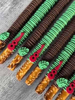 How far ahead can I make Chocolate Covered Treats?? #chocolatecoveredpretzels #chocolatecoveredtreats #cakesiclesoftiktok #chocolatecoveredstrawberries #breakablechocolateheart #breakablechocolate #valentinesdaygiftideas 