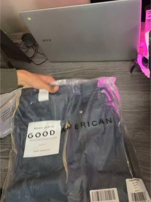 @Good American #goodamerican #goodamericanhaul #goodamericanpartner #unboxing #fashiontiktok #fashion #khloekardashian  #denimhaul #goodamericanhaul 