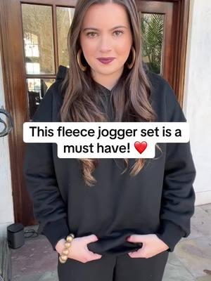 You will not believe how warm this fleece set is! 😍 #joggerset #fleecehoodie #fleecejoggers #tiktokootd #winterootd 