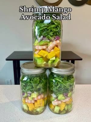 Shake and eat or shake and pour. #saladrecipe #masonjarsalad #masonjarrecipes #mealprep #shrimp #avocado #mango #mealprepideas 