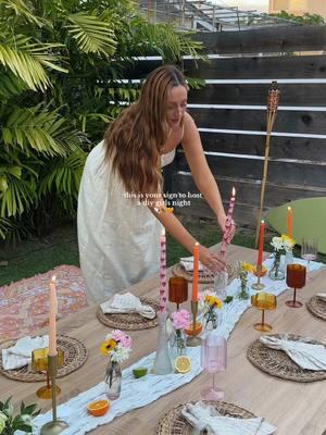 love hosting, love making crafts & love these girls 🧡 @islalabel_  #galentines #girlsnight #girlsnightidea #girlsnightideas #DIY #mermaidhairbrush #seashellbrush #girlsnightdiy #diyshellcrafts #shellbrush #tabledecor #gardenparty 