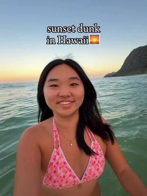 sunset dunk in Hawaii 🌅🌊#hawaiisunset #sunsetdunk #oceanvlog #livinginhawaii #hawaiilife 