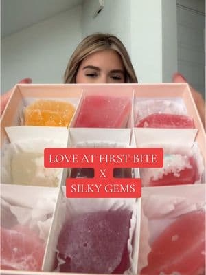 Love at first bite by @Silky Gem Crystal Candy #silkygems #silkygemscrystalcandy #crystalcandy #mukbang 